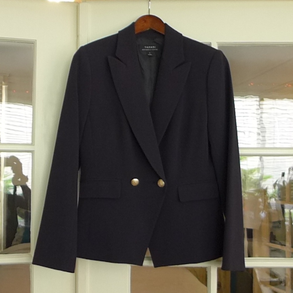 NWOT Tahari structured women’s blazer in charcoal